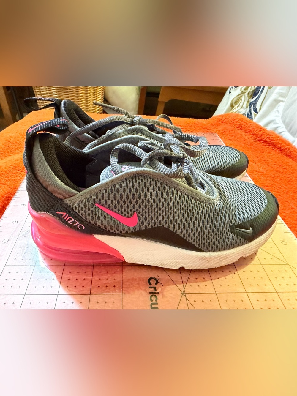 Nike Air Max 270 Kids 2Y Grey Black Hyper Pink Sneakers AO2372-031